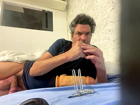 twitshe online show from October 2025 12:23:01 AM