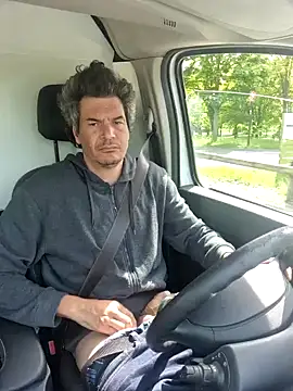 twitshe online show from April 2026 01:36:02 PM