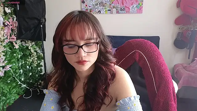 MiaVelvetDoll online show from April 2026 01:50:01 PM