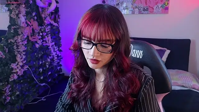 MiaVelvetDoll online show from April 2026 02:43:02 PM