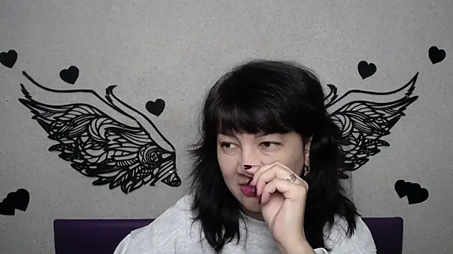 Snapshot of SelenaFly chatting on October 2025 05:02:02 AM SelenaFly online show from October 2025 05:02:02 AM