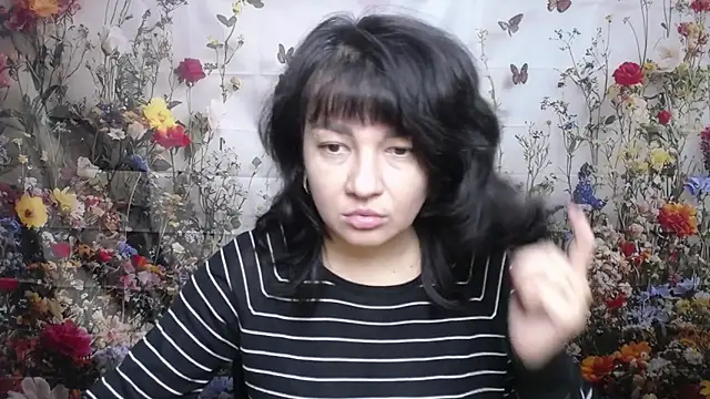 Snapshot of SelenaFly chatting on October 2025 11:08:02 AM SelenaFly online show from October 2025 11:08:02 AM