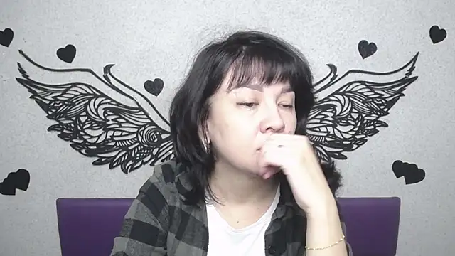 Snapshot of SelenaFly chatting on October 2025 05:05:02 AM SelenaFly online show from October 2025 05:05:02 AM