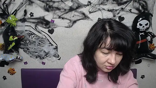 Snapshot of SelenaFly chatting on October 2025 05:08:02 AM SelenaFly online show from October 2025 05:08:02 AM