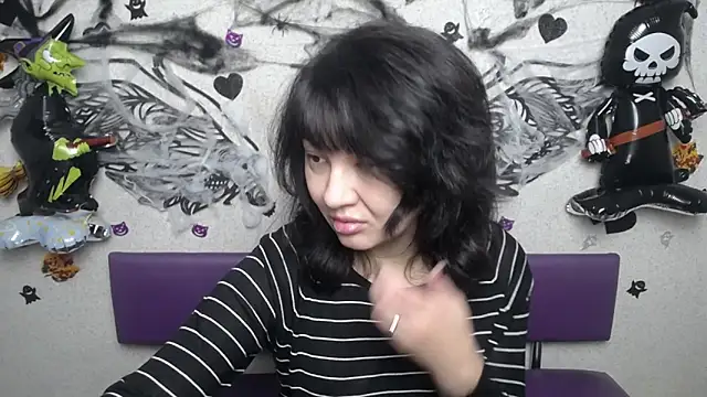 Snapshot of SelenaFly chatting on October 2025 05:15:01 AM SelenaFly online show from October 2025 05:15:01 AM