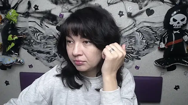 Snapshot of SelenaFly chatting on November 2025 06:03:01 AM SelenaFly online show from November 2025 06:03:01 AM