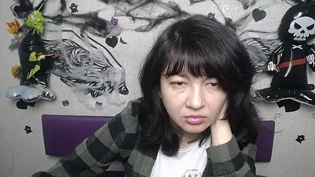 Snapshot of SelenaFly chatting on November 2025 06:01:01 AM SelenaFly online show from November 2025 06:01:01 AM