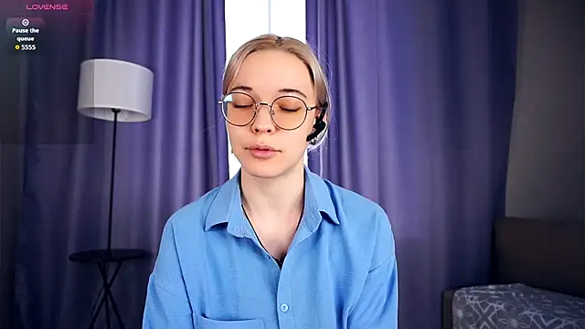 Snapshot of EdaKirkIin chatting on October 2025 06:21:02 AM EdaKirkIin online show from October 2025 06:21:02 AM