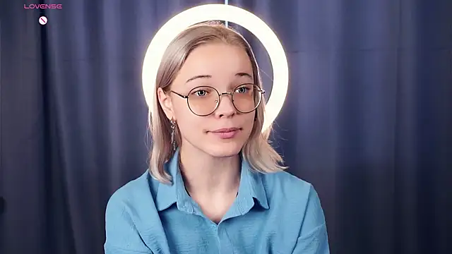 Snapshot of EdaKirkIin chatting on October 2025 06:24:01 AM EdaKirkIin online show from October 2025 06:24:01 AM