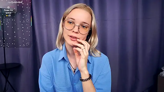 Snapshot of EdaKirkIin chatting on October 2025 06:25:02 AM EdaKirkIin online show from October 2025 06:25:02 AM