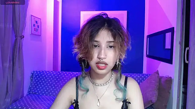 Snapshot of VenusMist chatting on October 2025 07:55:01 PM VenusMist online show from October 2025 07:55:01 PM