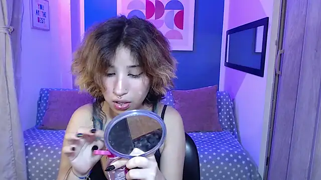 Snapshot of VenusMist chatting on October 2025 08:20:02 PM VenusMist online show from October 2025 08:20:02 PM