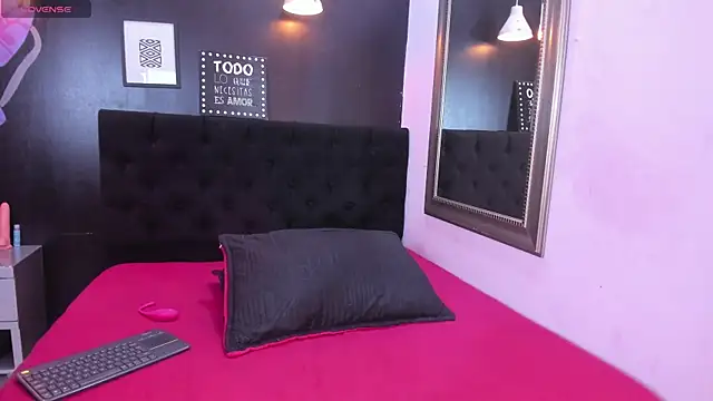 tiiny emilly online show from October 2025 08:06:02 PM