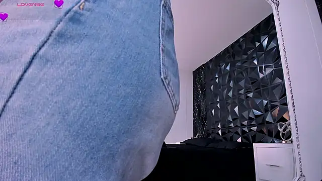 ChannelWhite  online show from March 2026 09:42:02 PM