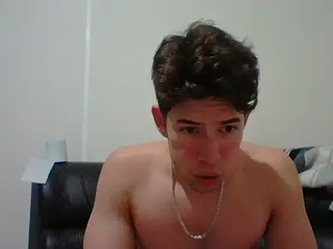 Maxtaylor18 online show from November 2025 04:55:02 AM