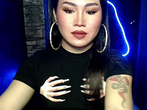 pretty lassy online show from October 2025 11:54:01 AM