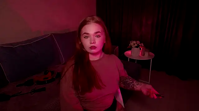 EmiRise online show from September 2025 05:25:02 PM