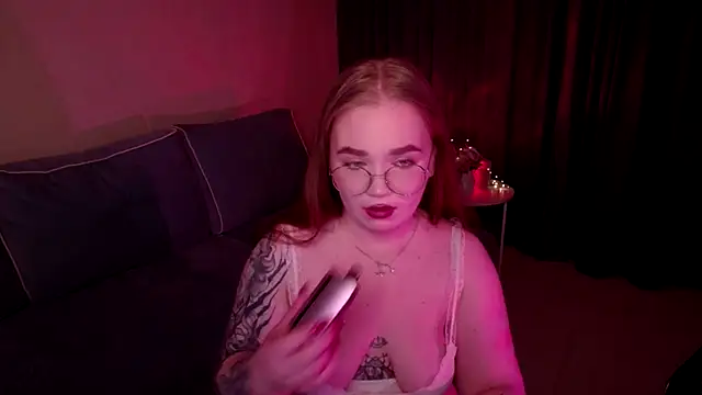EmiRise online show from September 2025 05:24:02 PM