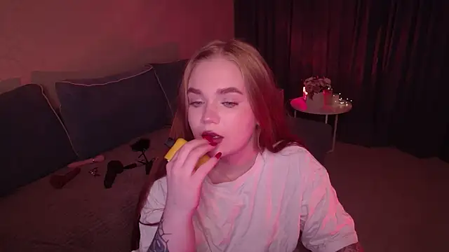 EmiRise online show from September 2025 05:25:01 PM