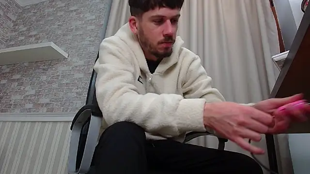 JonahShaw online show from October 2025 04:12:01 AM