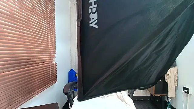 ArianaBeake online show from October 2025 01:25:01 PM