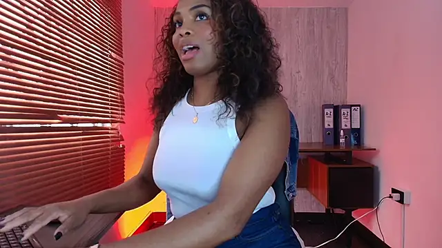 ArianaBeake online show from April 2026 04:47:02 PM