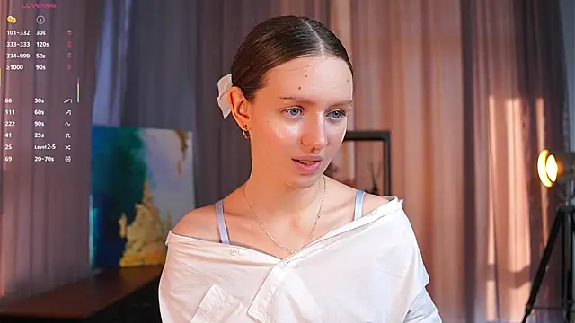 Snapshot of DeanneBlose chatting on September 2025 04:12:01 AM DeanneBlose online show from September 2025 04:12:01 AM
