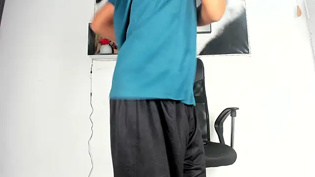 tyler twink boy online show from October 2025 01:50:01 PM