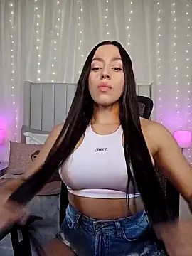 AriadnaTaylor online show from December 2025 06:03:02 PM