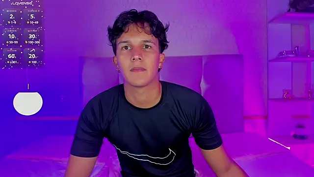 Snapshot of Leo_Savage_ chatting on September 2025 04:27:01 AM Leo Savage online show from September 2025 04:27:01 AM