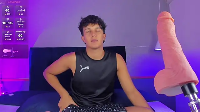 Snapshot of Leo_Savage_ chatting on October 2025 04:07:01 AM Leo Savage online show from October 2025 04:07:01 AM