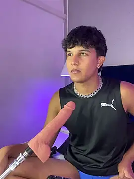 Snapshot of Leo_Savage_ chatting on October 2025 11:35:02 PM Leo Savage online show from October 2025 11:35:02 PM