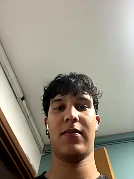 Snapshot of Leo_Savage_ chatting on October 2025 03:04:01 AM Leo Savage online show from October 2025 03:04:01 AM