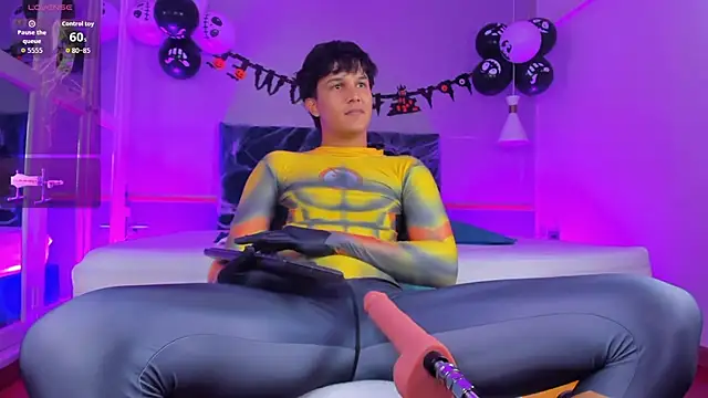 Snapshot of Leo_Savage_ chatting on October 2025 04:23:02 AM Leo Savage online show from October 2025 04:23:02 AM