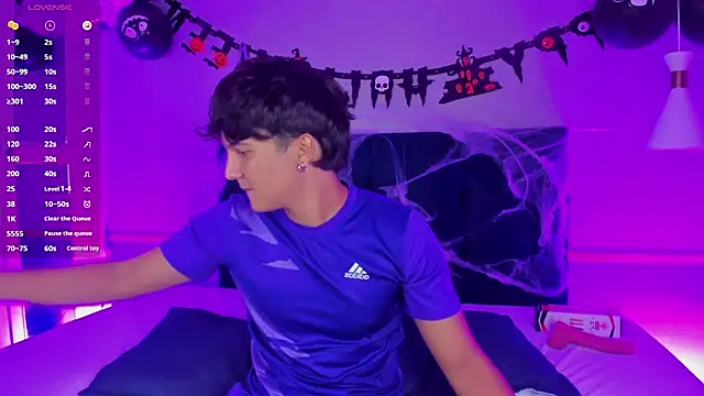 Snapshot of Leo_Savage_ chatting on October 2025 04:35:02 AM Leo Savage online show from October 2025 04:35:02 AM