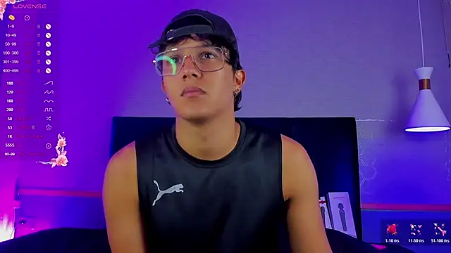 Snapshot of Leo_Savage_ chatting on November 2025 04:11:02 AM Leo Savage online show from November 2025 04:11:02 AM