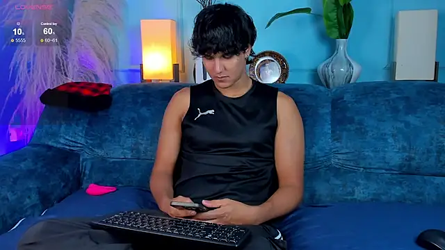 Leo Savage  online show from December 2025 03:46:02 AM