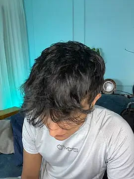 Leo Savage  online show from March 2026 03:45:02 AM