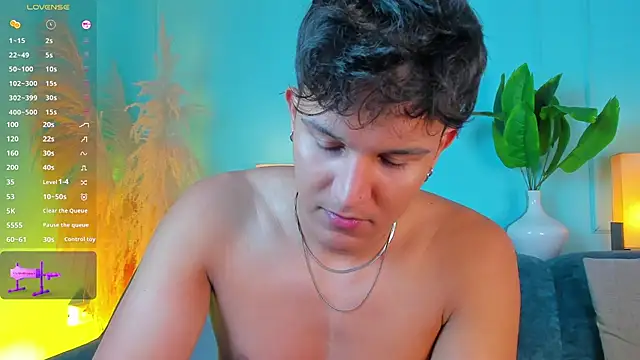 Leo Savage  online show from April 2026 04:21:01 AM