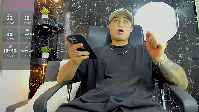 Alexander ferre online show from October 2025 12:47:01 PM