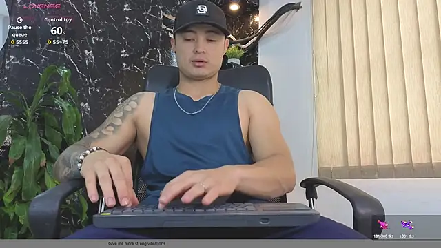 Snapshot of Alexander_ferre chatting on May 2026 12:35:02 PM Alexander ferre online show from May 2026 12:35:02 PM