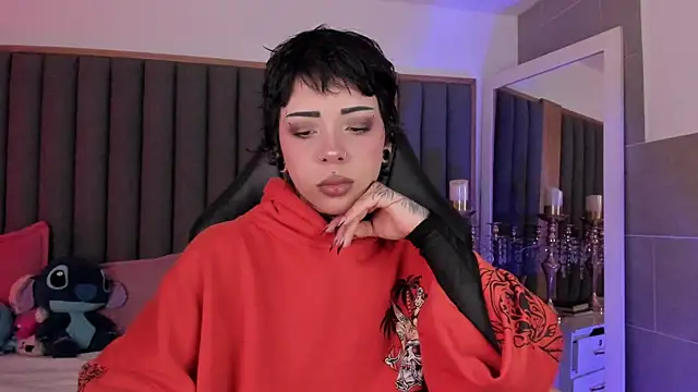 misstomie  online show from December 2025 04:05:01 PM