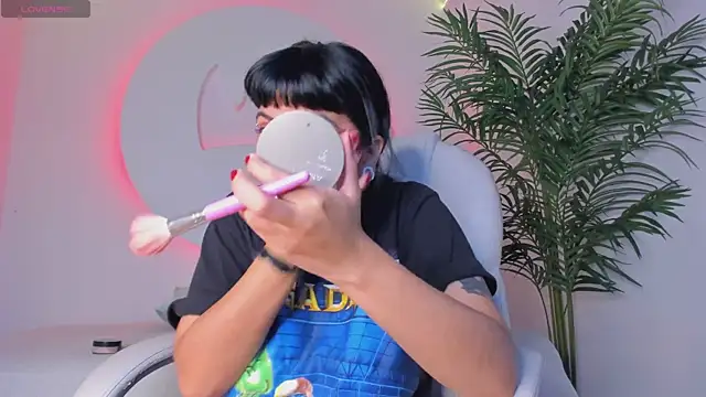 emily-santoss online show from September 2025 12:20:01 PM