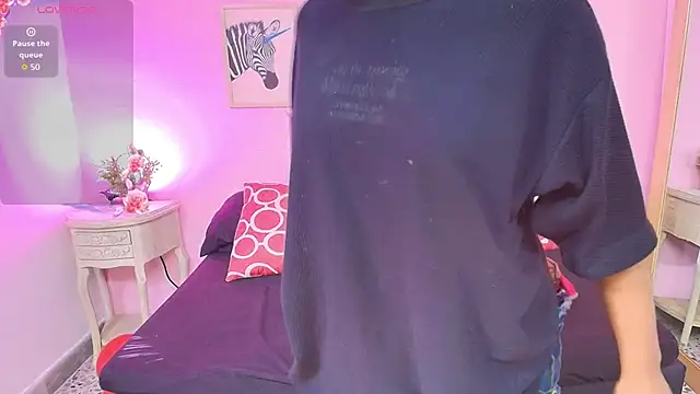 Nahomi Rivera online show from September 2025 12:49:02 PM