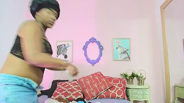 Nahomi Rivera online show from October 2025 12:46:02 PM