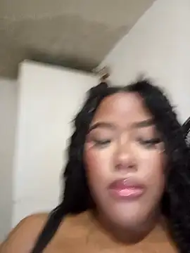 Nahomi Rivera online show from November 2025 09:03:02 PM