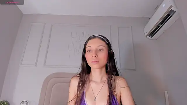 Snapshot of Cloedurant chatting on November 2025 08:00:01 PM Cloedurant online show from November 2025 08:00:01 PM