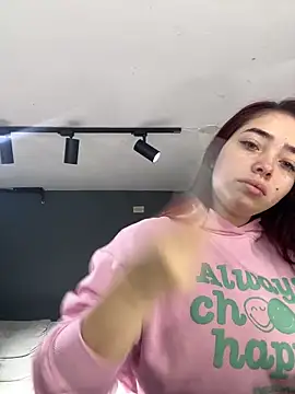 HannahCollyns online show from December 2025 12:12:01 PM