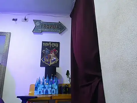 Snapshot of shining_star96 chatting on October 2025 06:57:02 AM shining star96 online show from October 2025 06:57:02 AM