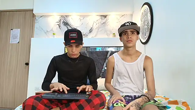 Snapshot of THREE_GUYS_HOT chatting on September 2025 07:24:02 PM THREE GUYS HOT online show from September 2025 07:24:02 PM